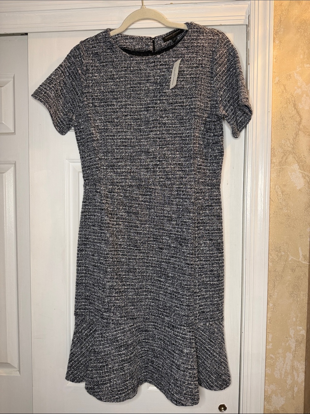 Banana Republic Gray Knit Short-Sleeve Flounce Dress